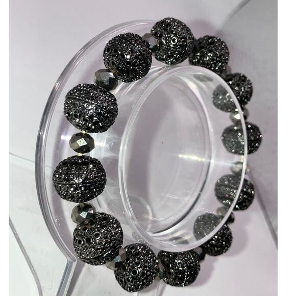 Silver Textured Design Beads with Gray Crystal Spacers Stretch 7" Bracelet! - Picture 3 of 5